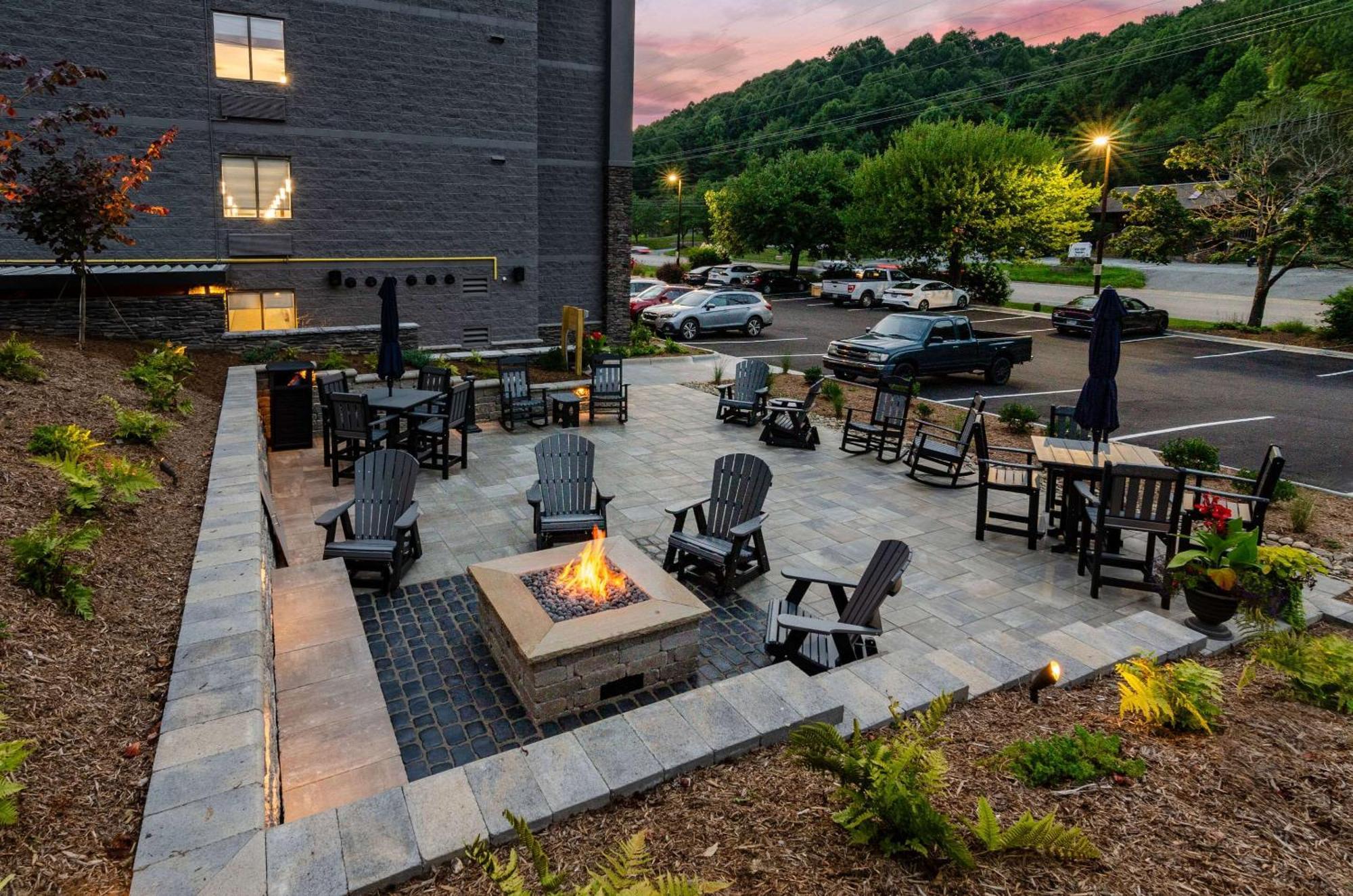 Graystone Lodge, Ascend Hotel Collection Boone Exterior photo